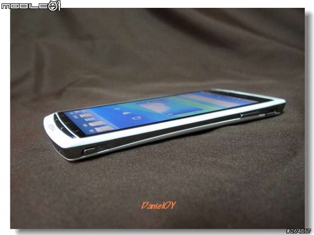 SE Xperia Arc S (W) 開箱文~圖多小心!