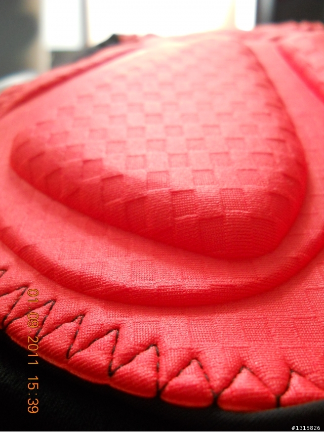 司普堤2011吊帶車褲開箱(純分享)