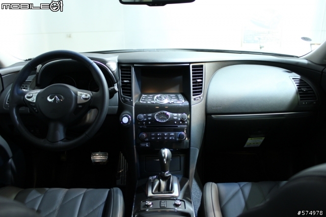 Infiniti FX35 V-Spec 冠軍特仕車