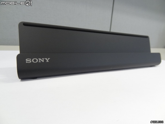SONY Tablet S 16G and 日本Sonystyle 限定吉田包 (9/30) 新增原廠攜行包比較