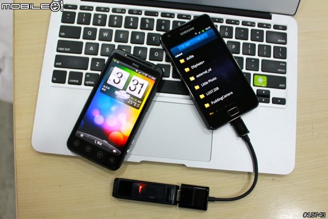 三星 Galaxy S2 vs HTC EVO 3D 外型、效能、相機大車拼!你選誰?