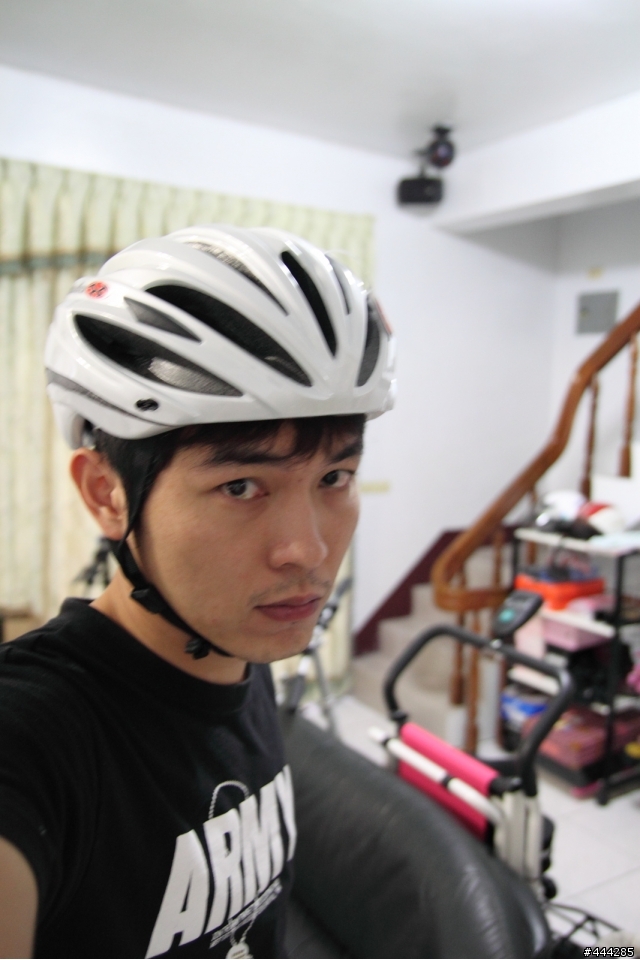 終於買安全帽了! OGK LEFF開箱啦!! XD