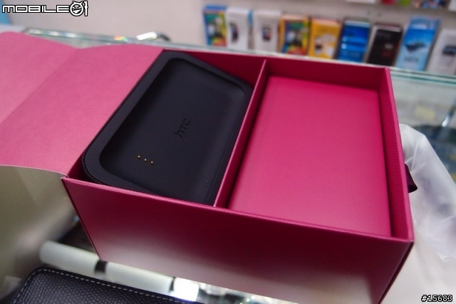 HTC Rhyme 嫣紅紫 開箱分享