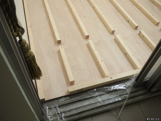 (分享)DIY下角材式的實木地板(松木)...10/25更新...