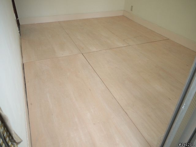 (分享)DIY下角材式的實木地板(松木)...10/25更新...