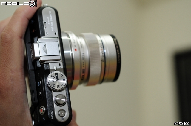 我的“OLYM黑”-EPL-3 +12mm/2.0 開箱分享