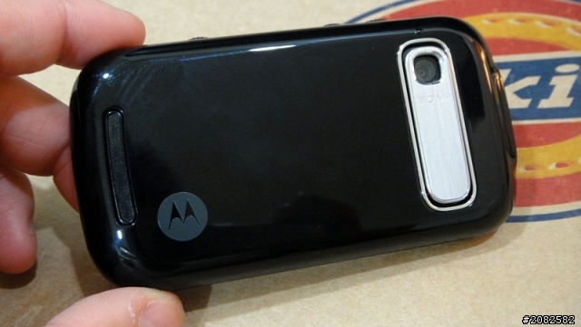 MOTO XT319豪華入門機開箱 一秒鐘變成~站立模式XD