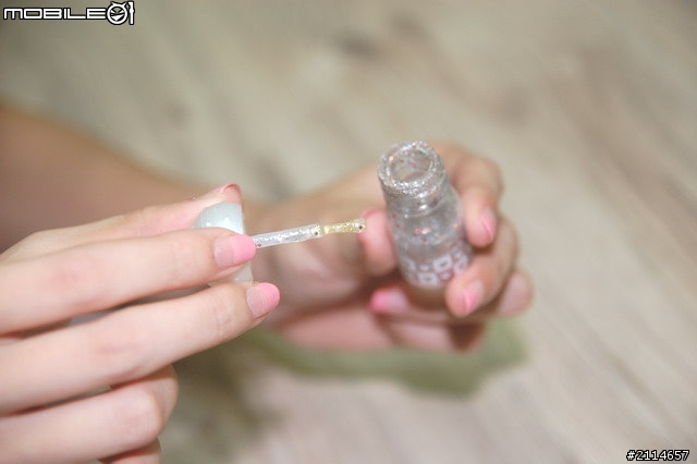 【分享】指甲彩繪~~一般指甲油也能畫出柔美漸層感