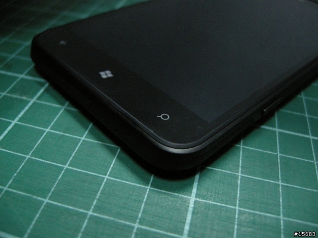 10/23(更新皮套入手)長期分享 HTC TITAN 開箱