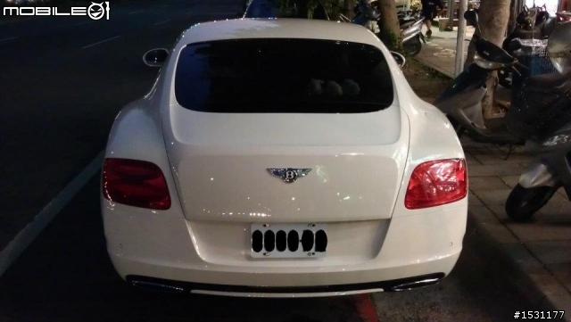 2/2 更新 這個禮拜 看到兩次 '移動房子' Bently 賓利