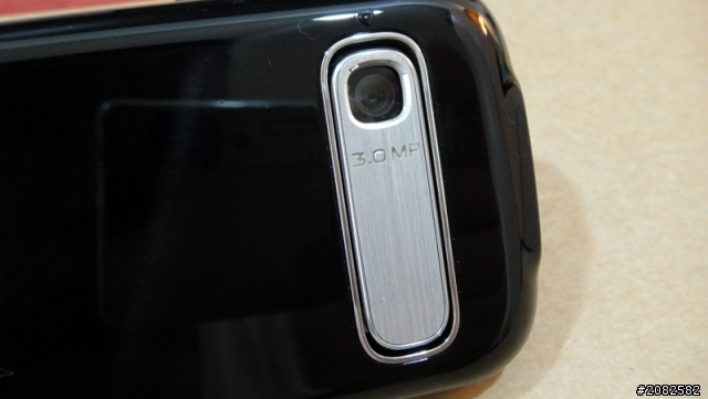 MOTO XT319豪華入門機開箱 一秒鐘變成~站立模式XD