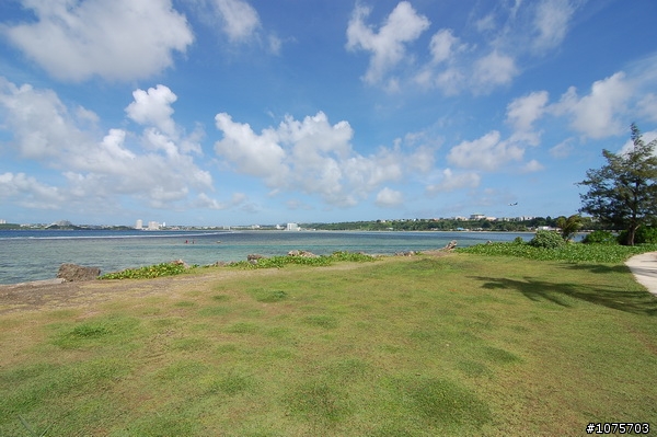 ( 照片來囉)""可樂旅遊""安排的蜜月長灘島 / 關島的""不開心""回憶