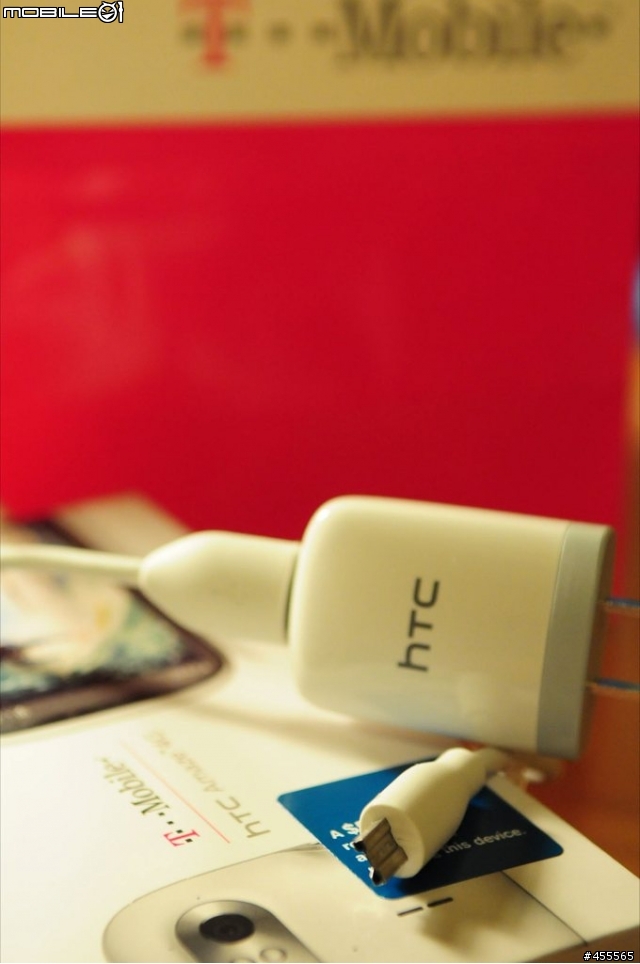 晚了五天的開箱...簡約版~ HTC AMAZE