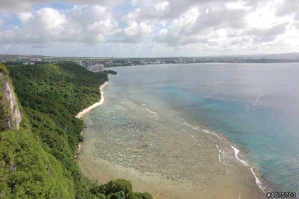 ( 照片來囉)""可樂旅遊""安排的蜜月長灘島 / 關島的""不開心""回憶