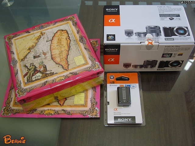 慢很大的 Sony NEX-5N 開箱,小野人背帶上身!