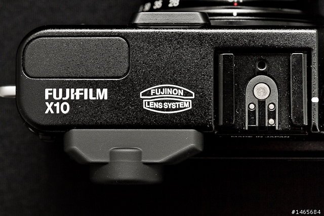 Fujifilm FinePix X10 質感不凡的大光圈隨身機