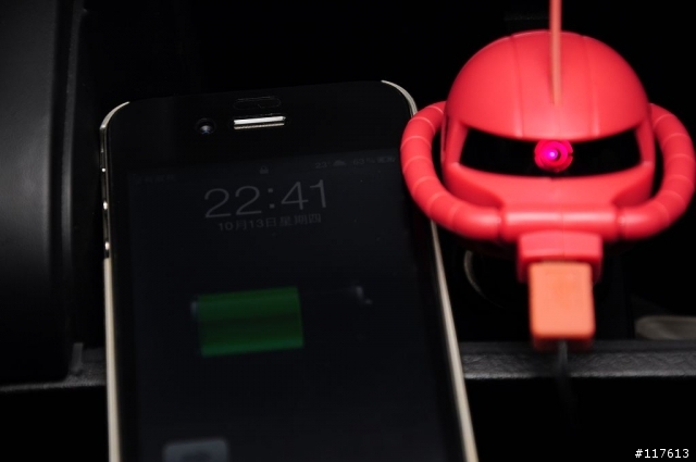 ZAKU II MS-06S USB車充  開箱文!!