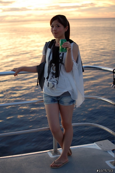( 照片來囉)""可樂旅遊""安排的蜜月長灘島 / 關島的""不開心""回憶