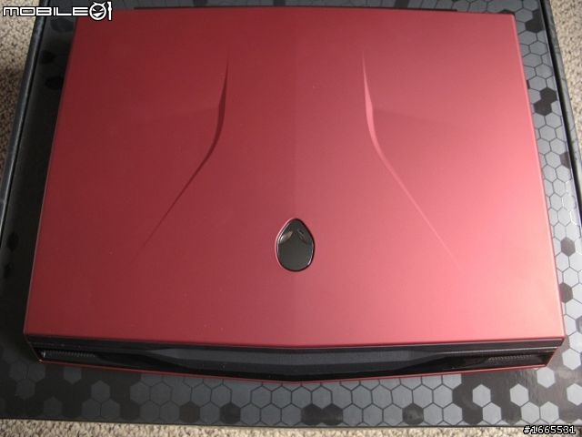 AlienWare M11xR3開箱(已加上部分數值)