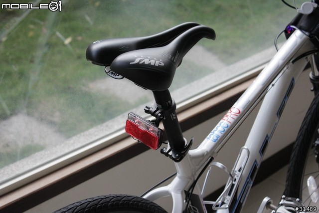 登山車 發電花鼓 頭燈 手機 充電電池 (二)