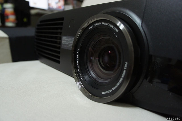 就是要在家裡看3D~PANASONIC 3D投影機PT-AE7000U簡易開箱