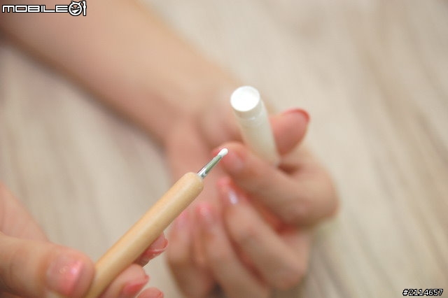 【分享】指甲彩繪~~一般指甲油也能畫出柔美漸層感