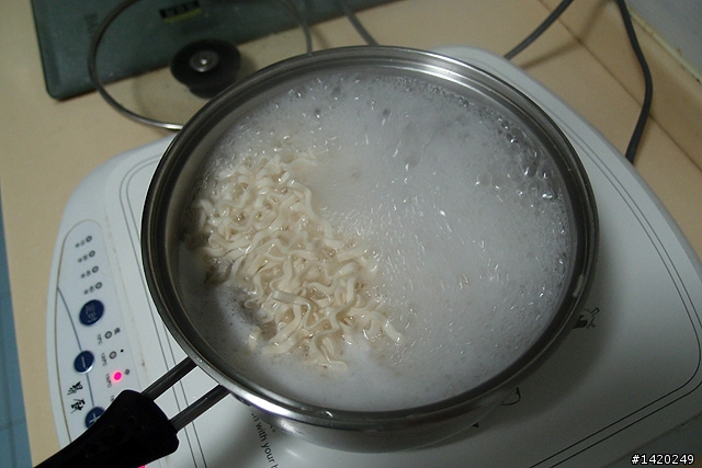 友情援助的家鄉味~阿舍乾麵