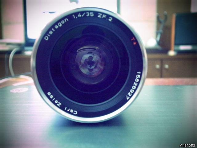 我終於把妳娶進來....Carl Zeiss Distagon 1.4/35 ZF.2 T*