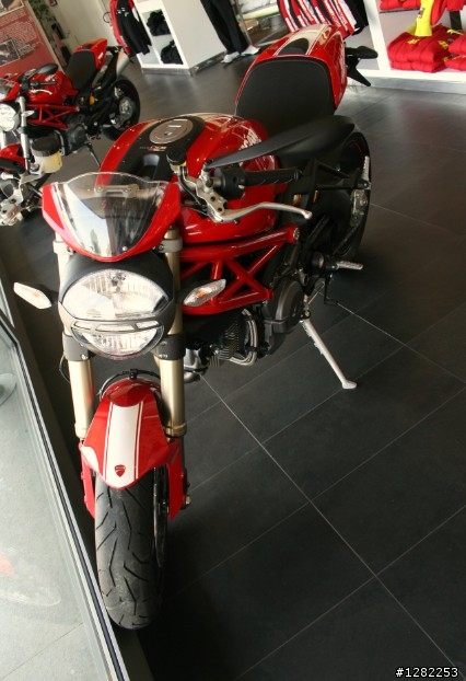 探访DUCATI工厂直营店