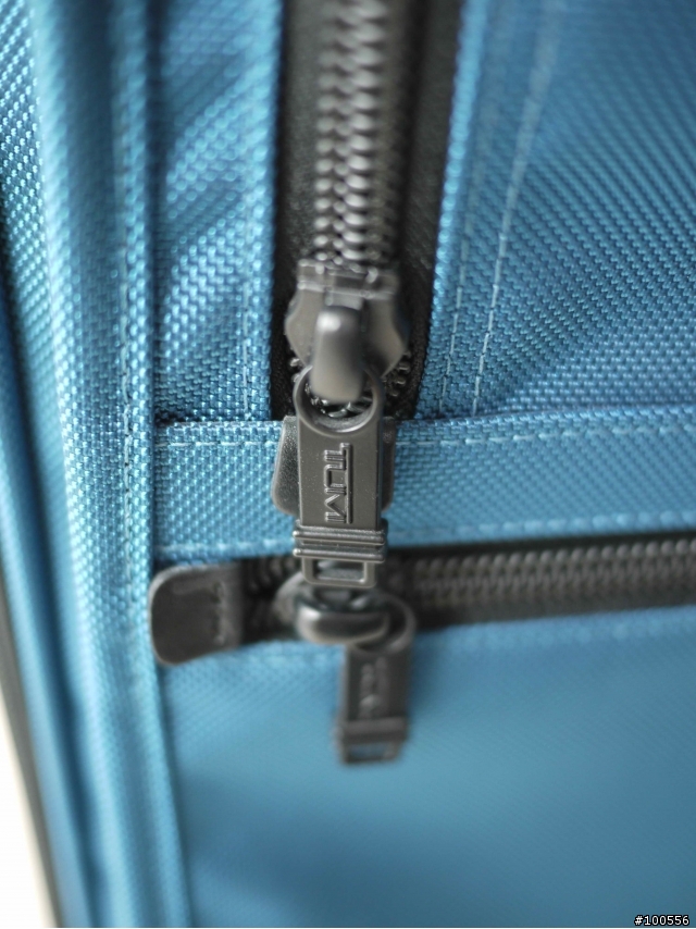分享-低調中的悶騷-TUMI Alpha 22020 國際標準尺寸登機箱