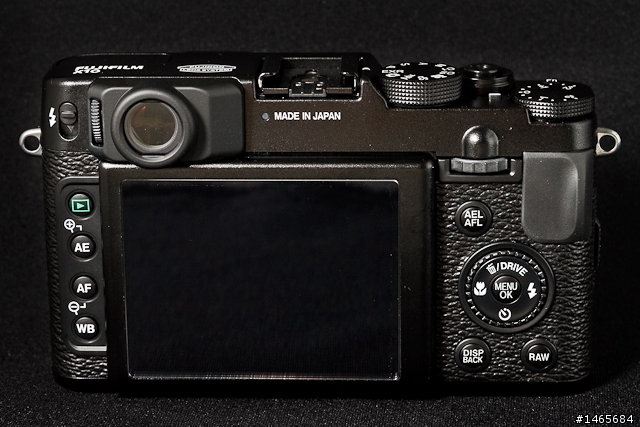 Fujifilm FinePix X10 質感不凡的大光圈隨身機