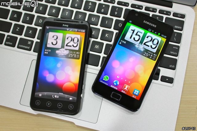 三星 Galaxy S2 vs HTC EVO 3D 外型、效能、相機大車拼!你選誰?