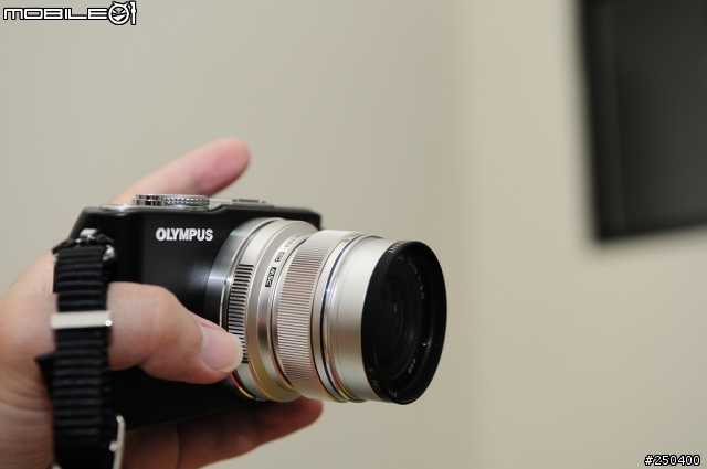 我的“OLYM黑”-EPL-3 +12mm/2.0 開箱分享