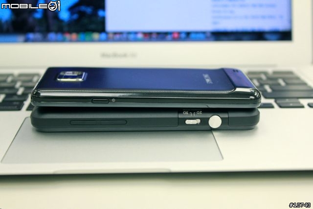 三星 Galaxy S2 vs HTC EVO 3D 外型、效能、相機大車拼!你選誰?