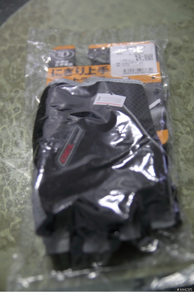 終於買安全帽了! OGK LEFF開箱啦!! XD