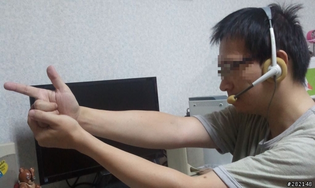 戰爭機器三 喉部通訊器 (喉麥)