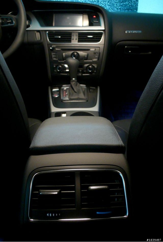 AUDI A5 SB 2.0TQ銀 開箱之車燈秀
