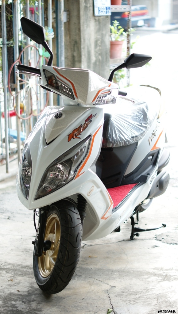 New Fighter ZR 特仕版 開箱 精品配件上身