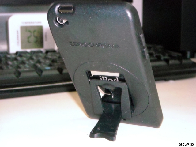 iPOD Touch 4 背蓋可旋轉站立(開箱)