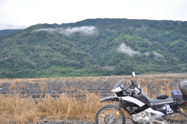 在輕風、薄霧、細雨中奔向福壽山顛