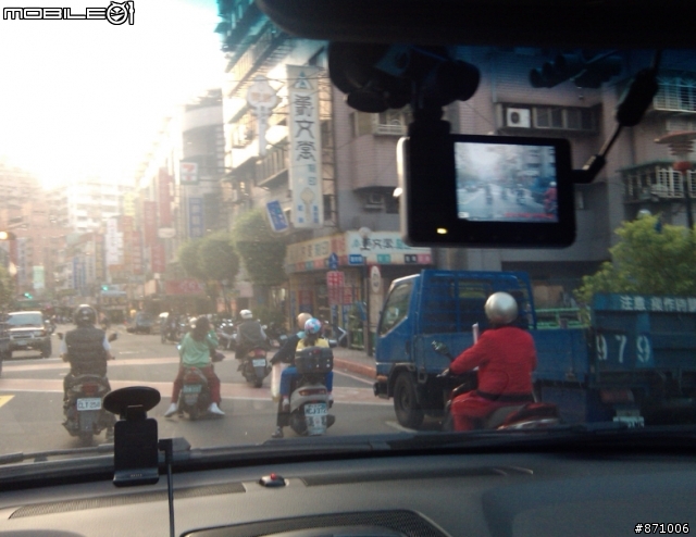 分享愛國者T3行車記錄器開箱及心得