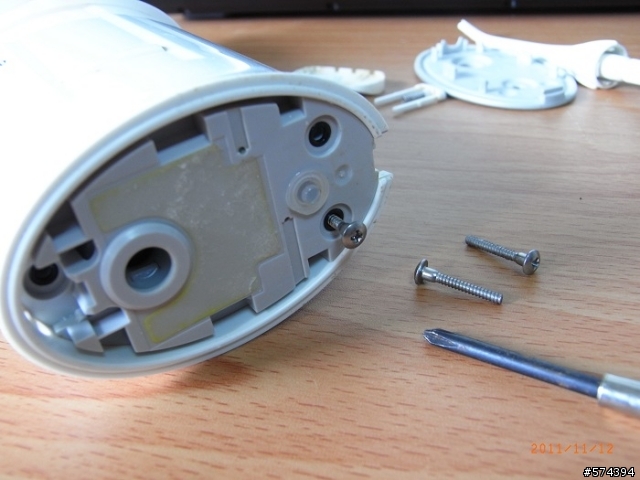 國際牌噴射水流攜帶型沖牙器Panasonic EW-DJ40 (附拆解照片) 更換電池問題