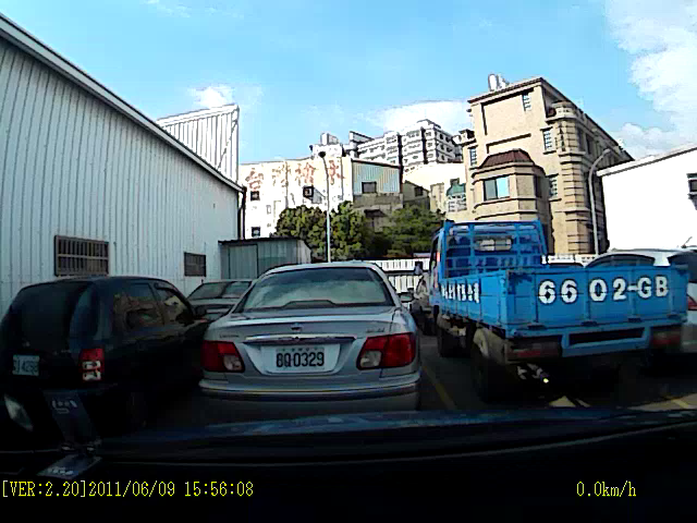 原廠不像原廠 亂搞一通
