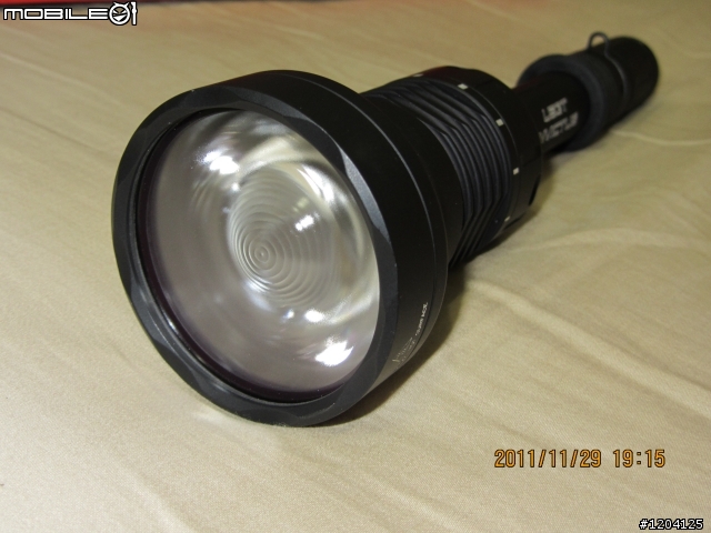 收集的手電筒(室內外)大PK (TM11+RRT3+X6+HID+UB3T+SR90+G42+M21X)