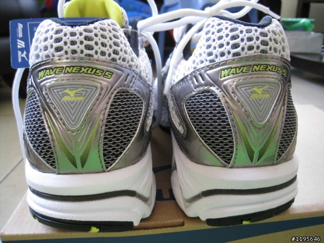我的Mizuno慢跑新鞋開箱囉~