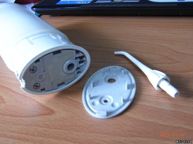 國際牌噴射水流攜帶型沖牙器Panasonic EW-DJ40 (附拆解照片) 更換電池問題