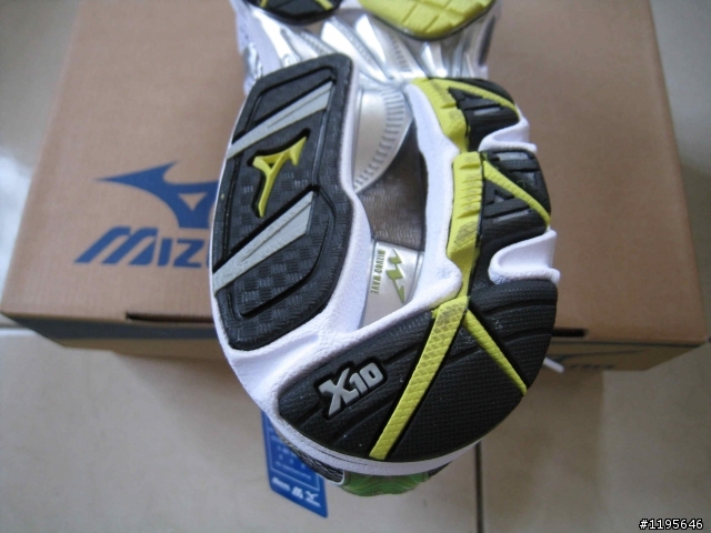 我的Mizuno慢跑新鞋開箱囉~