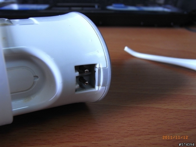 國際牌噴射水流攜帶型沖牙器Panasonic EW-DJ40 (附拆解照片) 更換電池問題