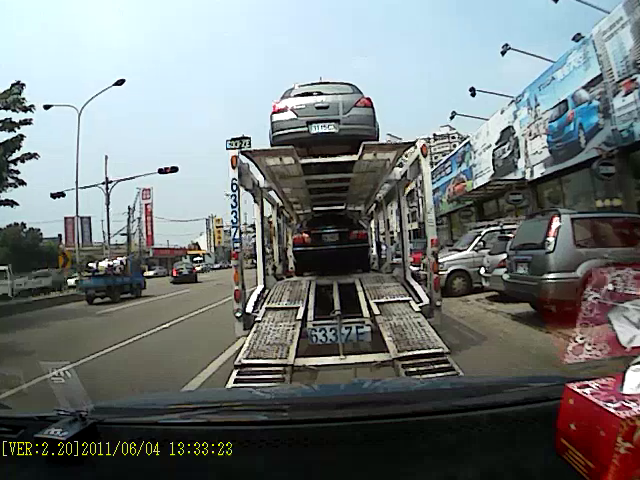 原廠不像原廠 亂搞一通