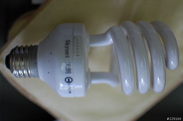 有三年保固的省電燈泡----------- 2016/02/27 LAST UPDATE ---------